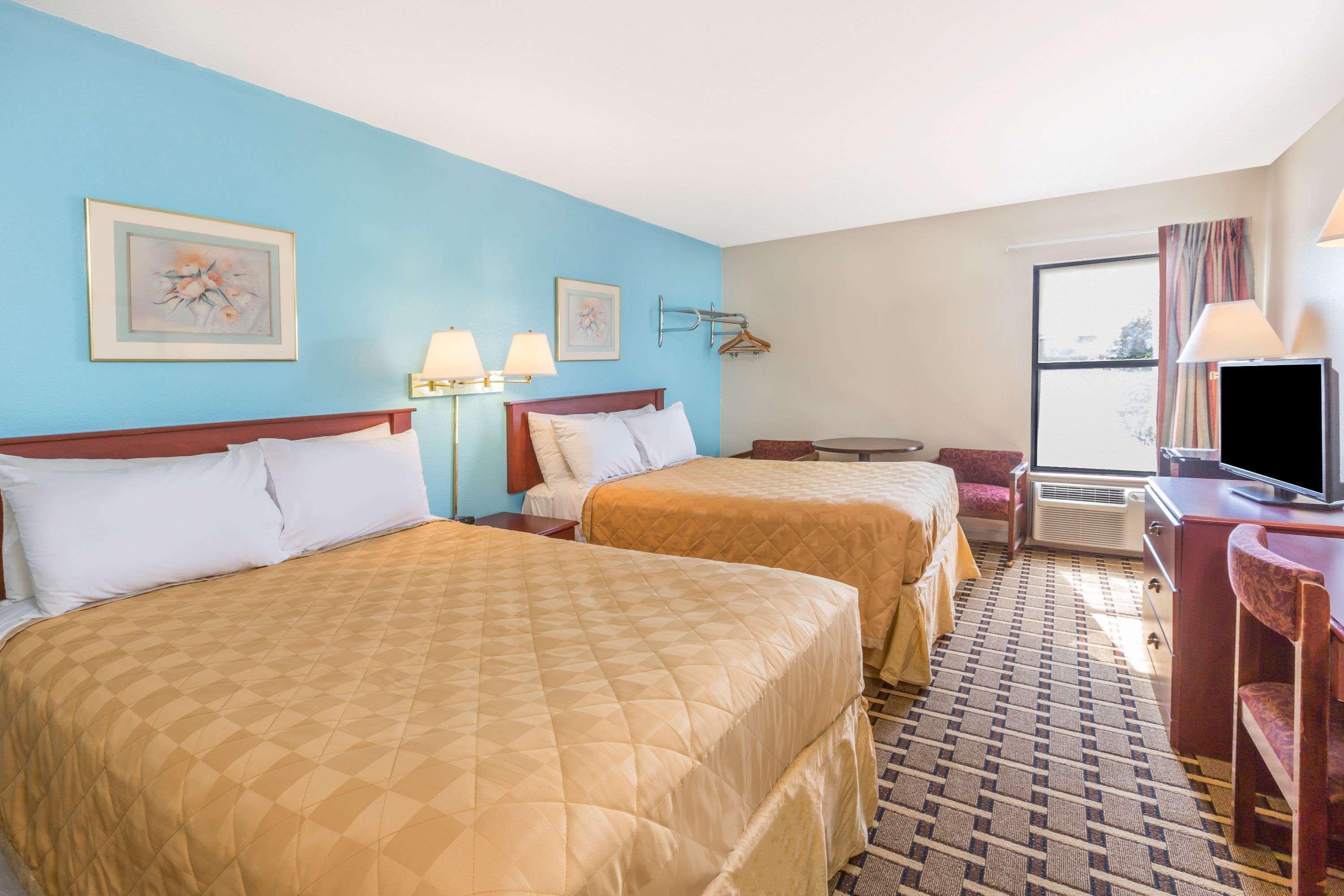Super 8 By Wyndham Knoxville Downtown Area Exterior foto